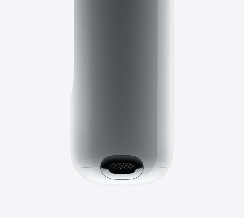 Detailný záber na externý mikrofón na stopke.