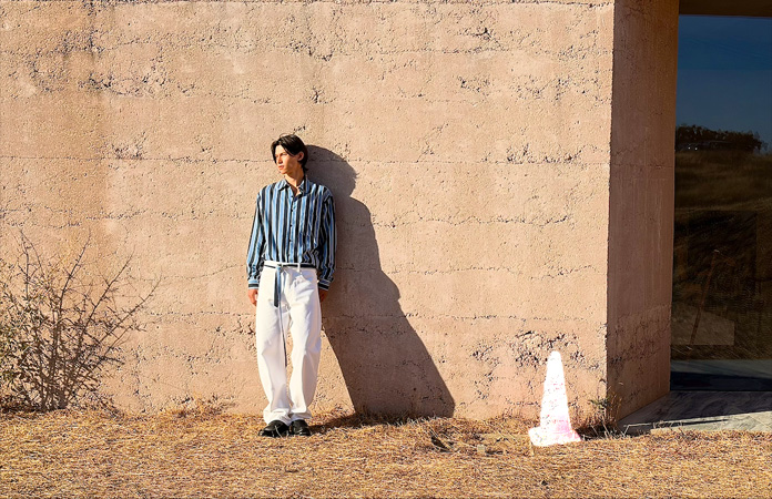 Demonstracija upotrebe alata Čišćenje na primjeru uklanjanja prometnog čunja s fotografije